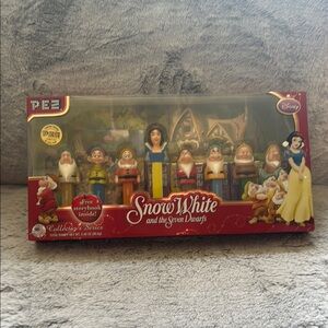 Disney Snow White and the Seven Dwarfs PEZ Collectible Set